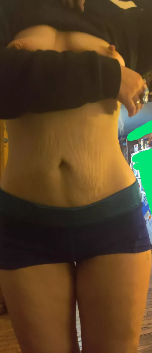 Weird boobs and my tiger stripes! 🐅 🙏 by Status_Stand3678