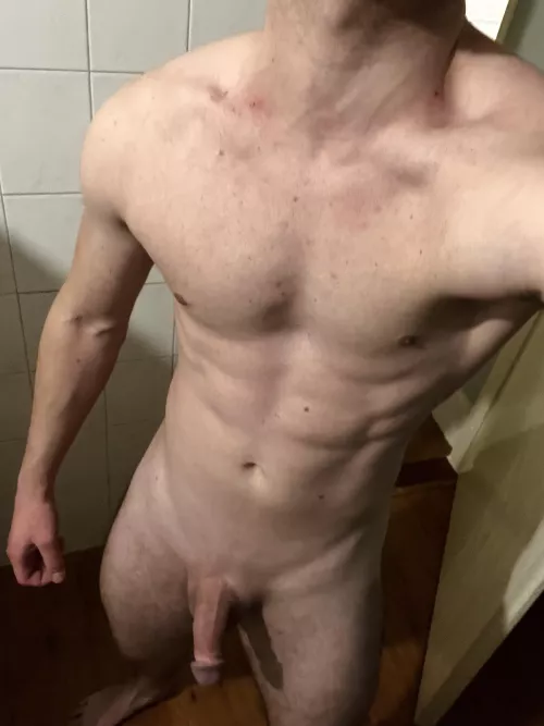 What stood out first? by xPolestar