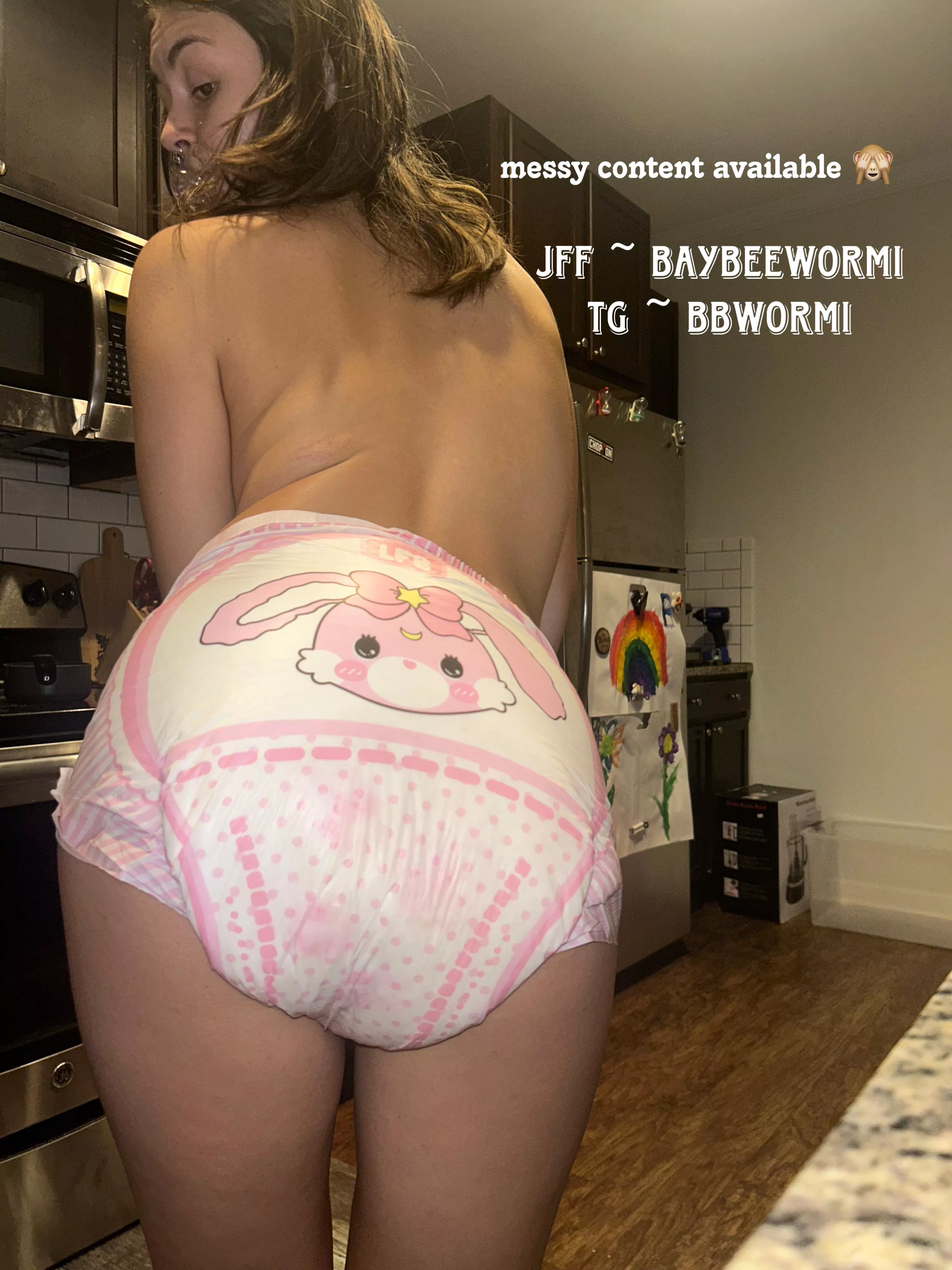 what’s that smell ? 🤭 posted by wittlewormi