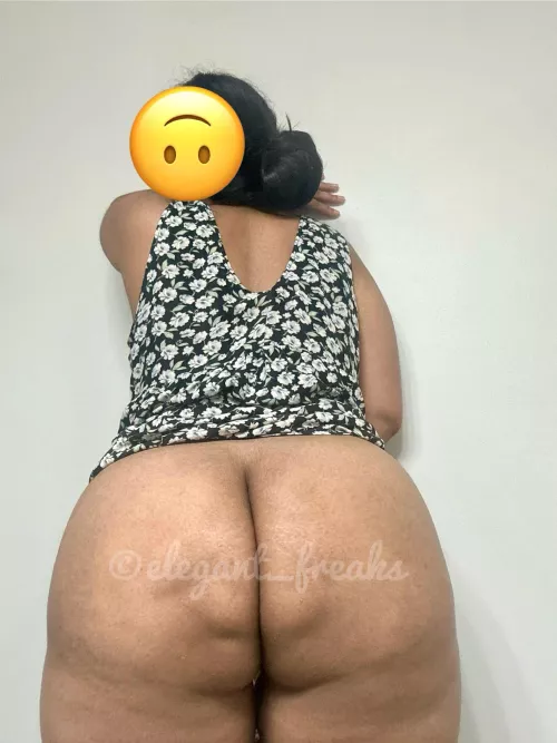 What’s your first thought looking at my 🍑 ? [f] by elegant_freaks