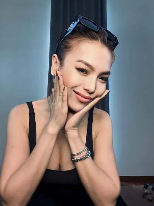 Who wants to explore new horizons together? by essanirvana