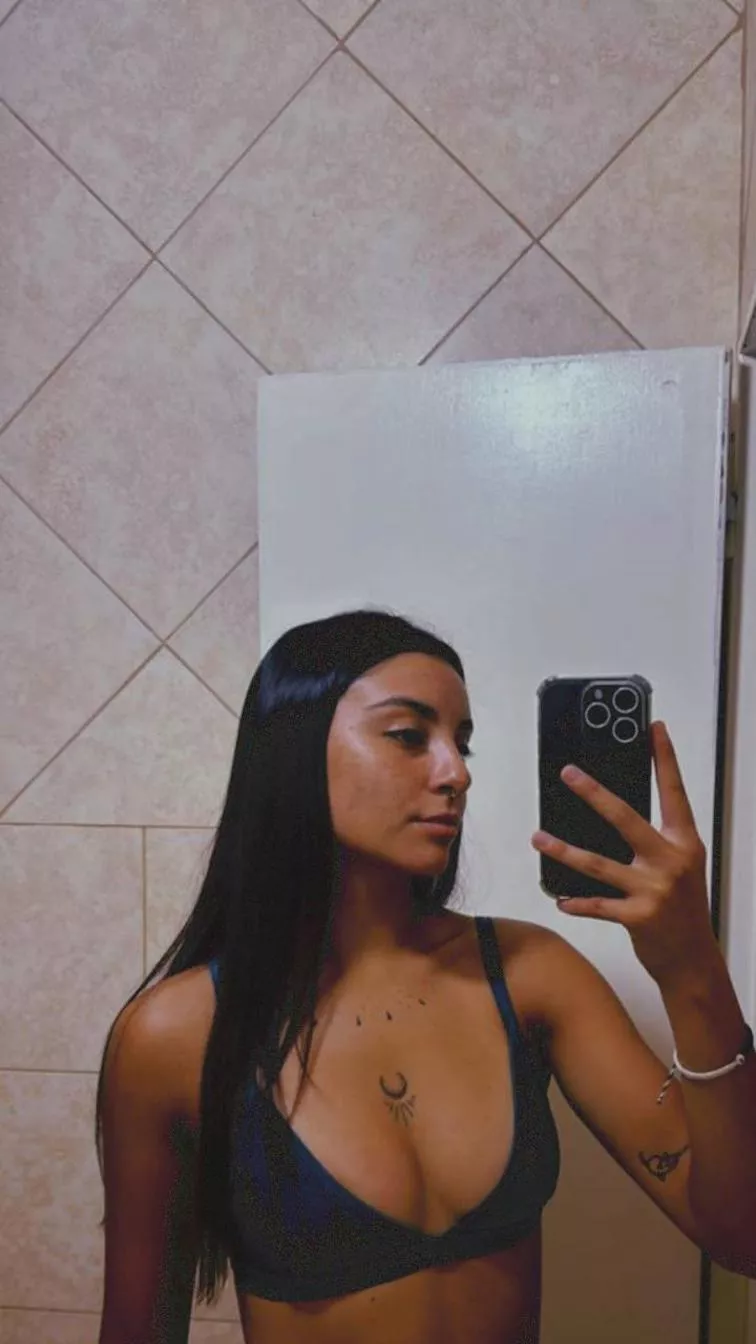  Would you fuck me if u had the chance?  posted by kmo42994