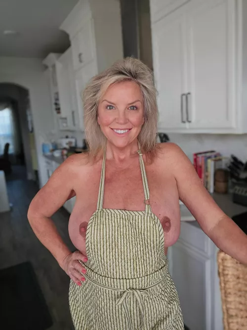 55f It's time to start cooking, want to help by crazychichi