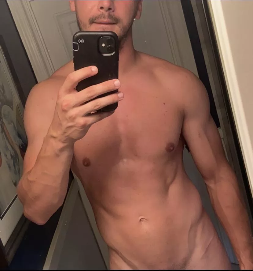 Any ladies want to see the full picture 😏 (m) posted by friskyfriskyfin