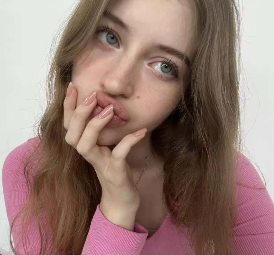 Any straight guys get turned on by me? X posted by bussy25