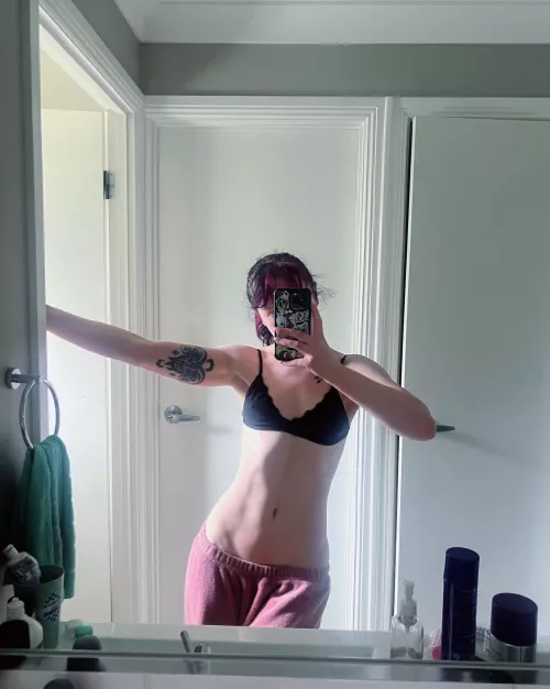 Back with another messy mirror selfie by prescriptionkid