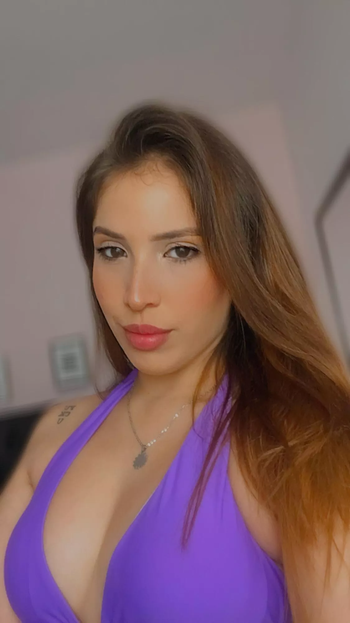 Be honest am I your type of girl? posted by Shotiful42