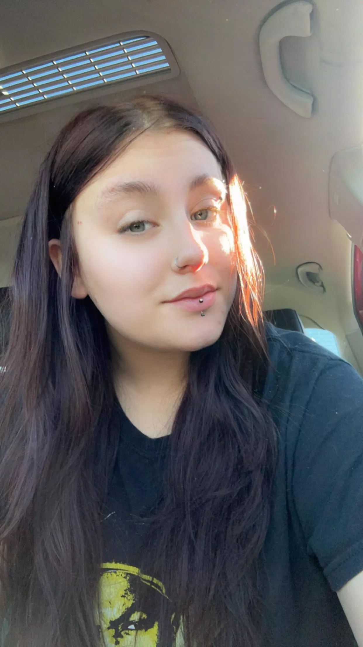 Both your balls & wallet are best pleasured when under my control, You cant even get it up with your gf/wife anymore, can you? posted by roxanne_brooks