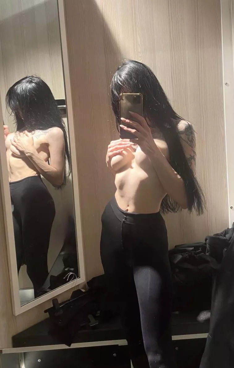 Come help me get off and I will reward you Perfect wife for u daddy posted by iskidi