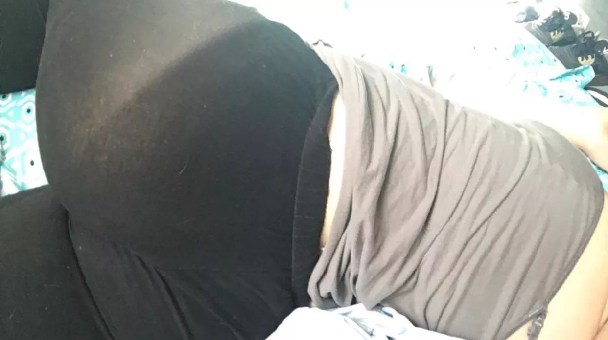 Do you consider me more as a girlfriend or as a fucktoy? posted by Babygirlbrdl22