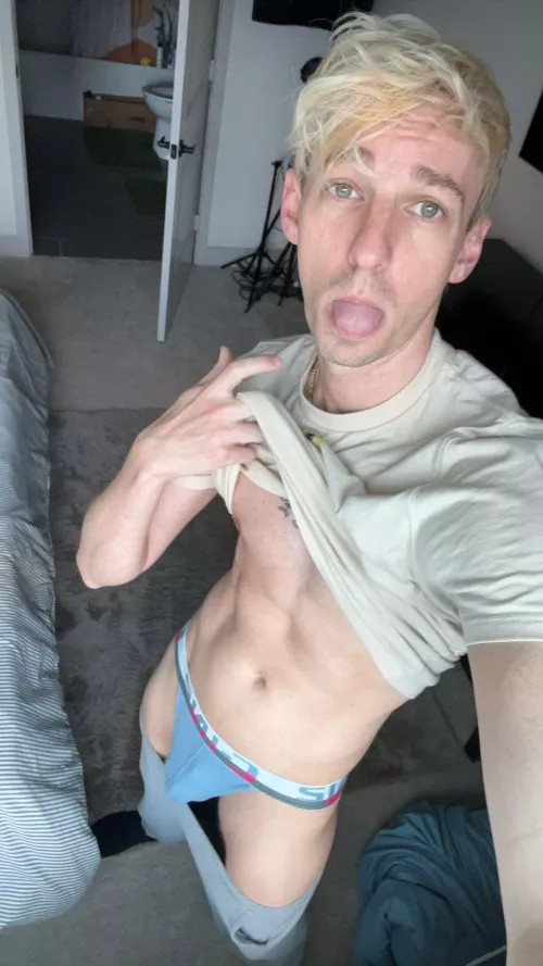 Do you like Saturday bed head?  by jettpeach