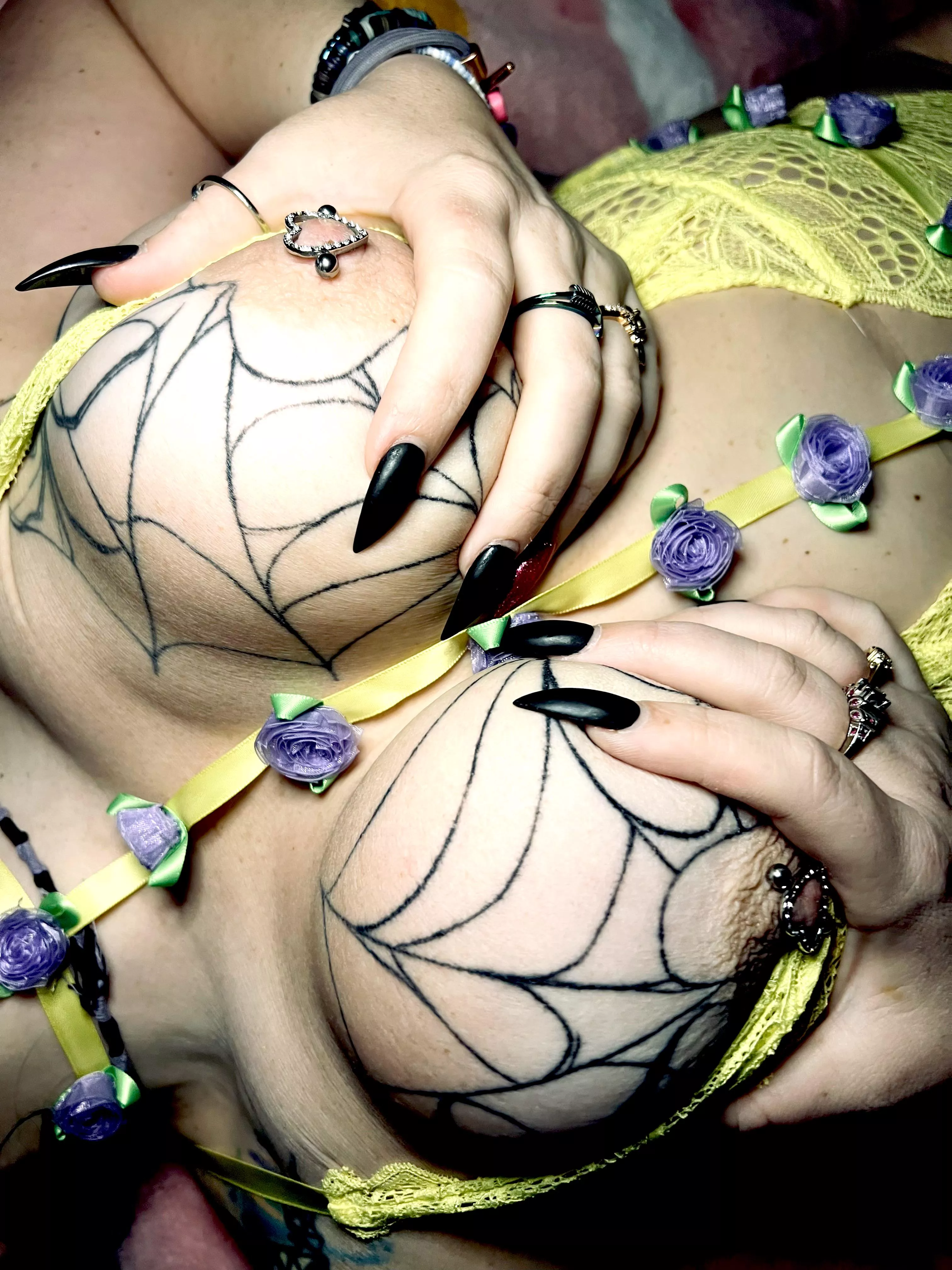 Emo. posted by GxthicCreampi