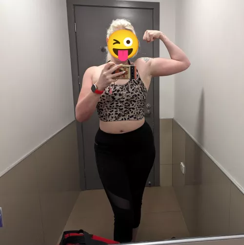 [F]inally back to the gym! by sunnythebimbo