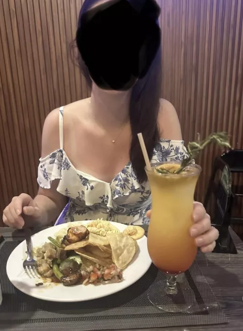 Friend dared me to go out to eat and pretend Ididn’t noticed that you could see my tits down my shirt. Waiter came back to our table about 100 times checking on us. I made sure my shirt was pulled out and that he got a great view of my nipples! Give me by Horror-Bad-1508