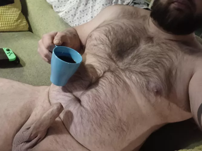 Good evening, just cilling and watching some netflix all alone  by realnakedcoffieguy