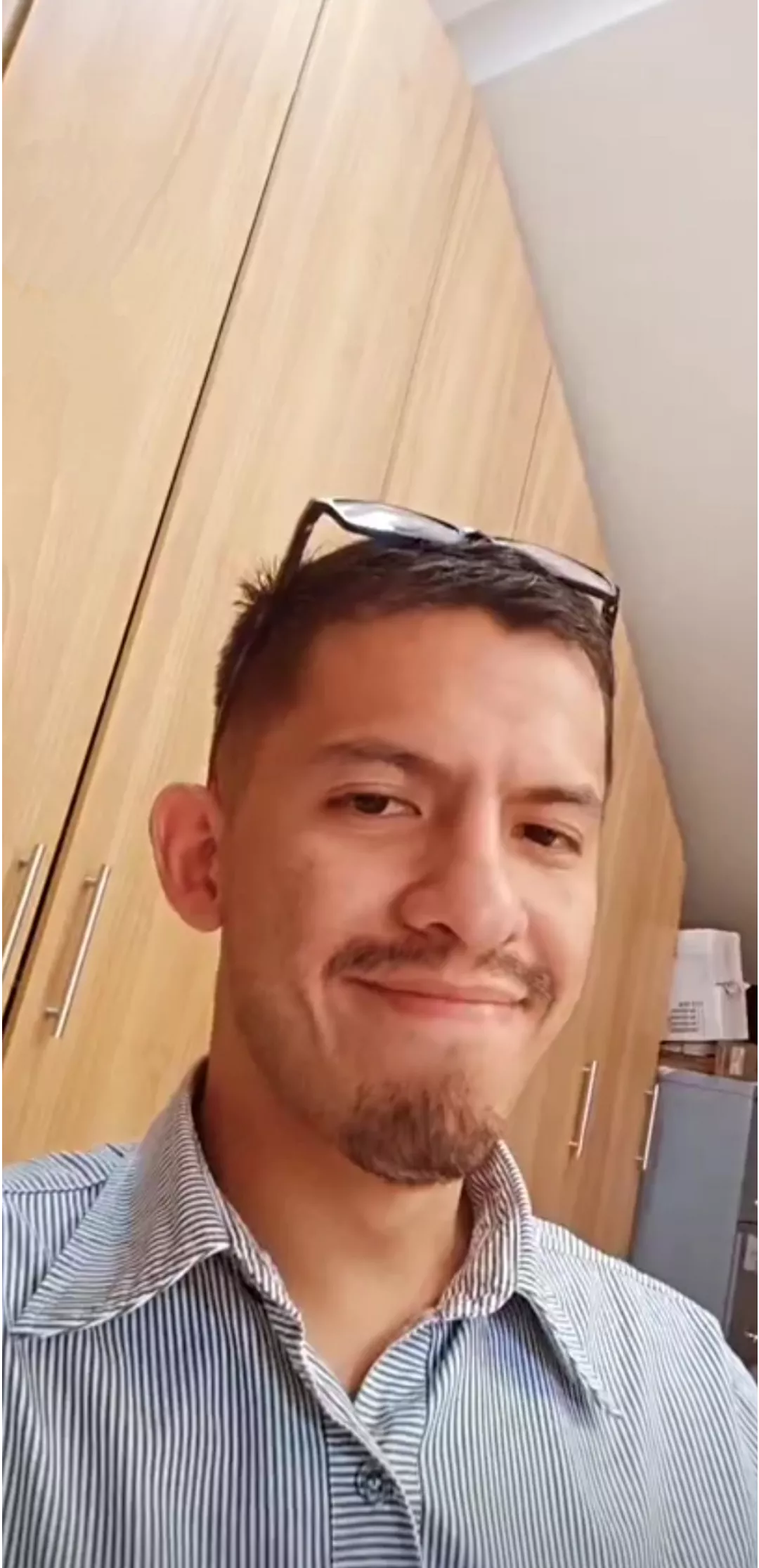 Happy Friday from work! 👋🏼 posted by GemCanVirCap