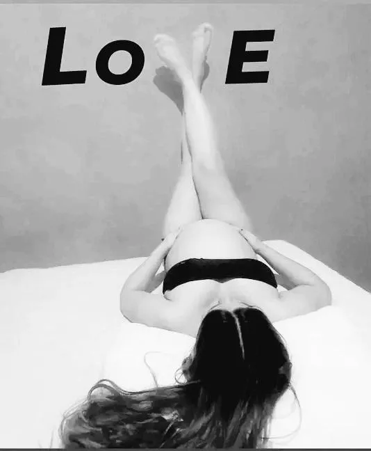 Happy Friday 🌹 I'm single  (pregnant) posted by pili19