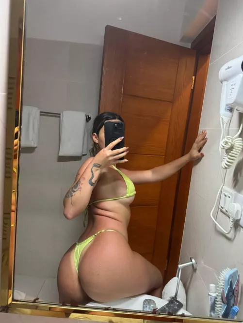 Hips Made For Grabbing A Hold Of by Julie_Darrah