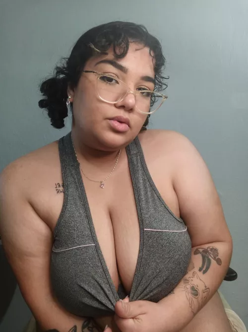 I like leaving the house in short clothes, I like it when people look by chubbyu