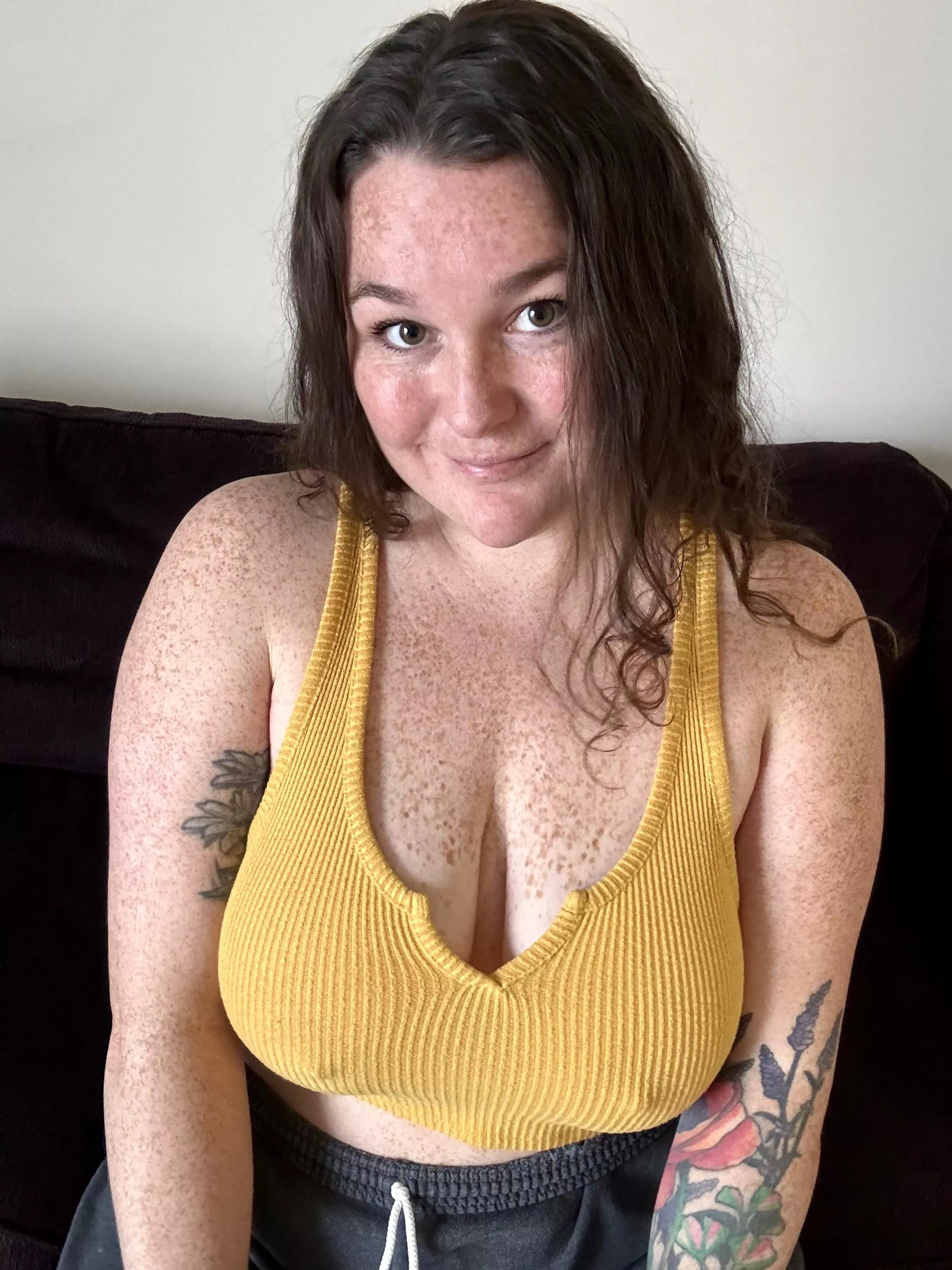 I’m in the mood to cuddle and watch a movie [f] posted by kickkkasss