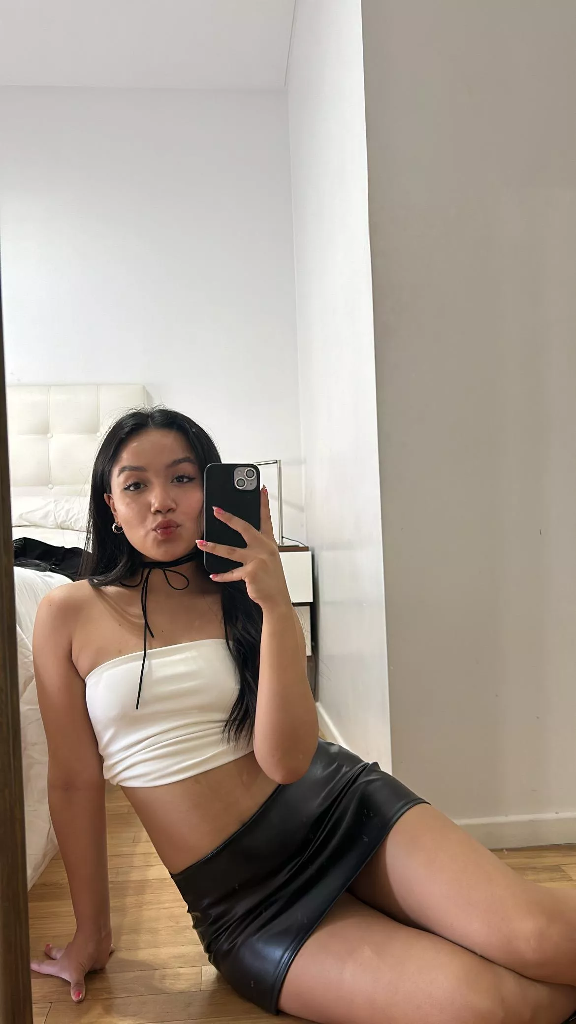 I'm not wearing any panties under this skirt posted by Retro128