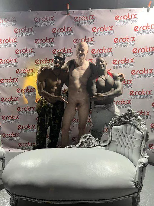 In my daily life I am a teacher and I love to go naked on stage! Nothing wrong with it 😎 posted by ExcellentContract677