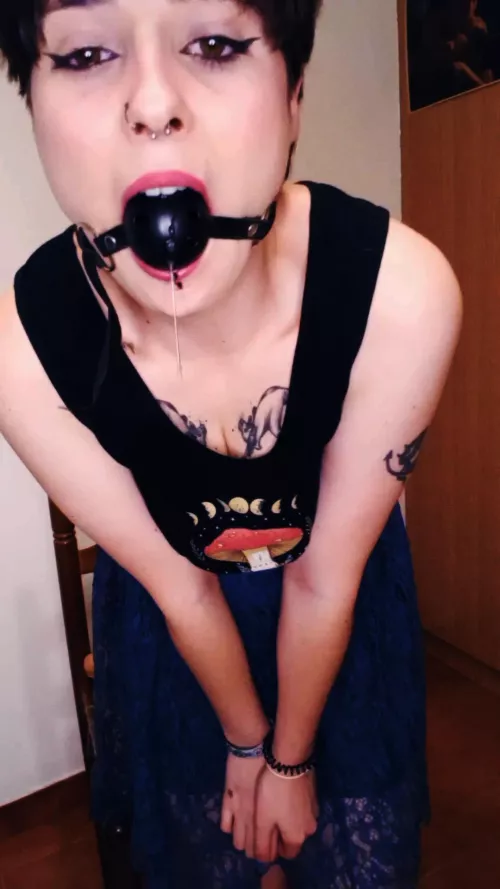 Is that enough drool for you, Master? by swtyurii01