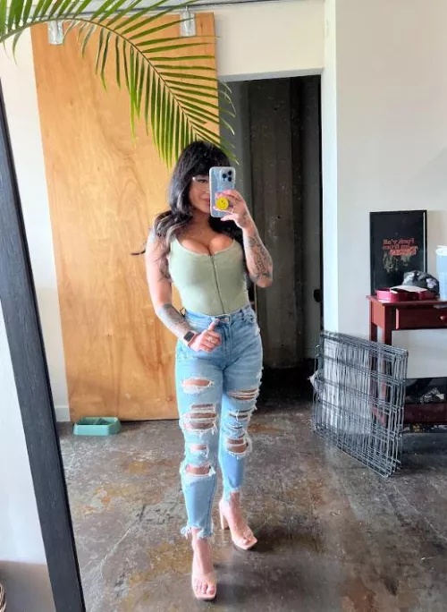 Is this fit good enough for a date? by Accomplished_Wave541