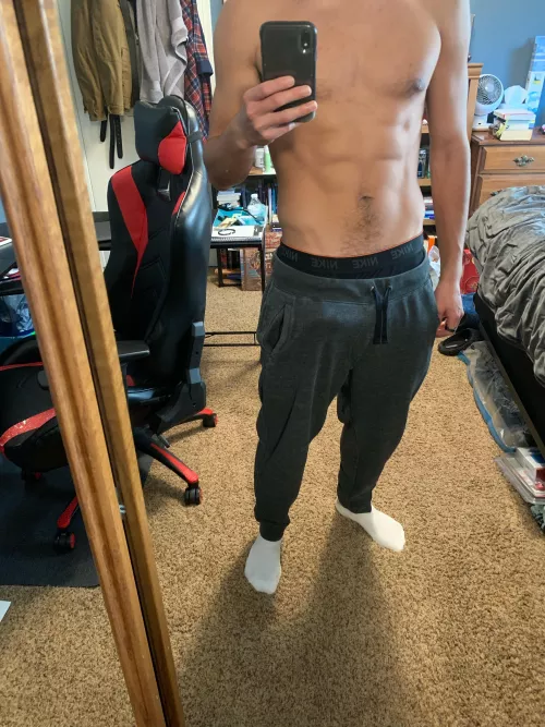 Just hanging out by Thin-Assignment8034