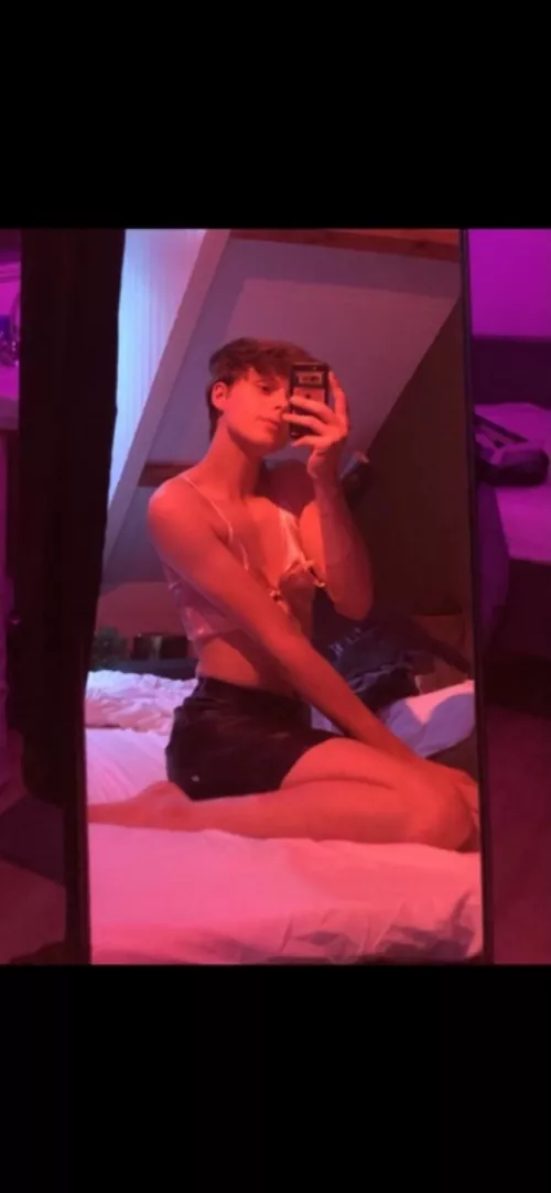 Me when most people sleep :) by rl-rllr