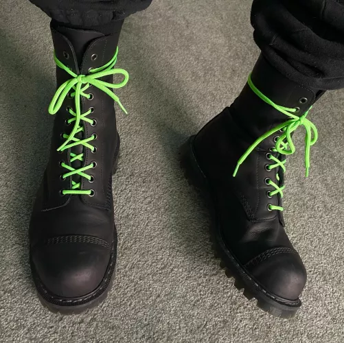 New laces??? by iTzKiTTeH