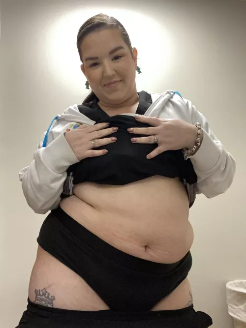 Quick pic between patients  by DaisyWhitexoxo