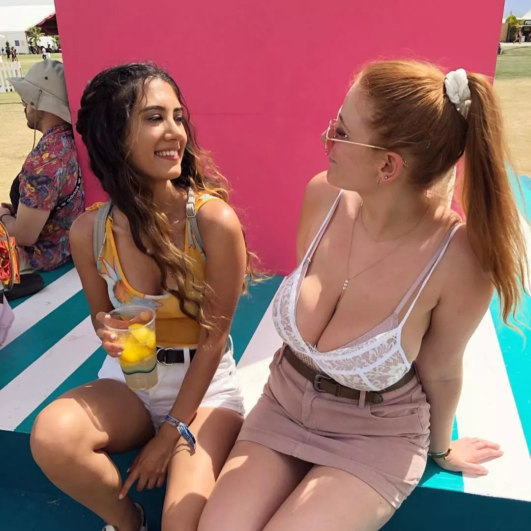 She’s going to look in a sec posted by timyellow50