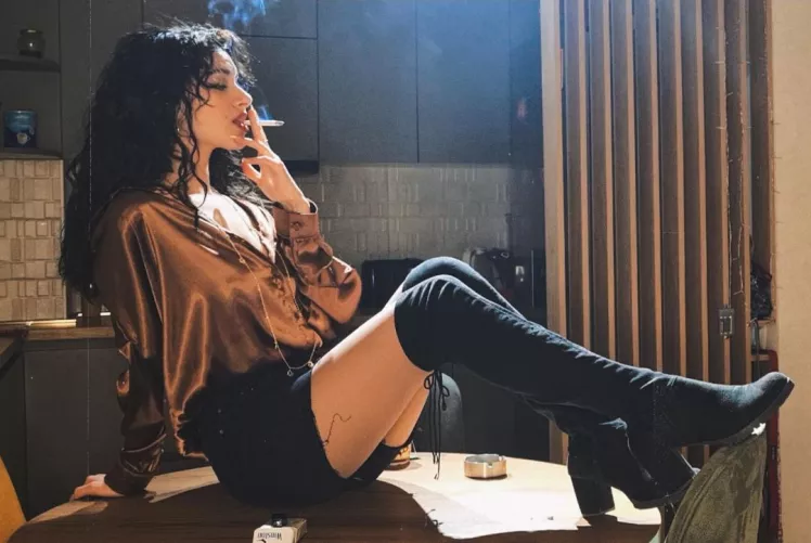 Smoking on the kitchen table.. Care to join? by ShazyASMR