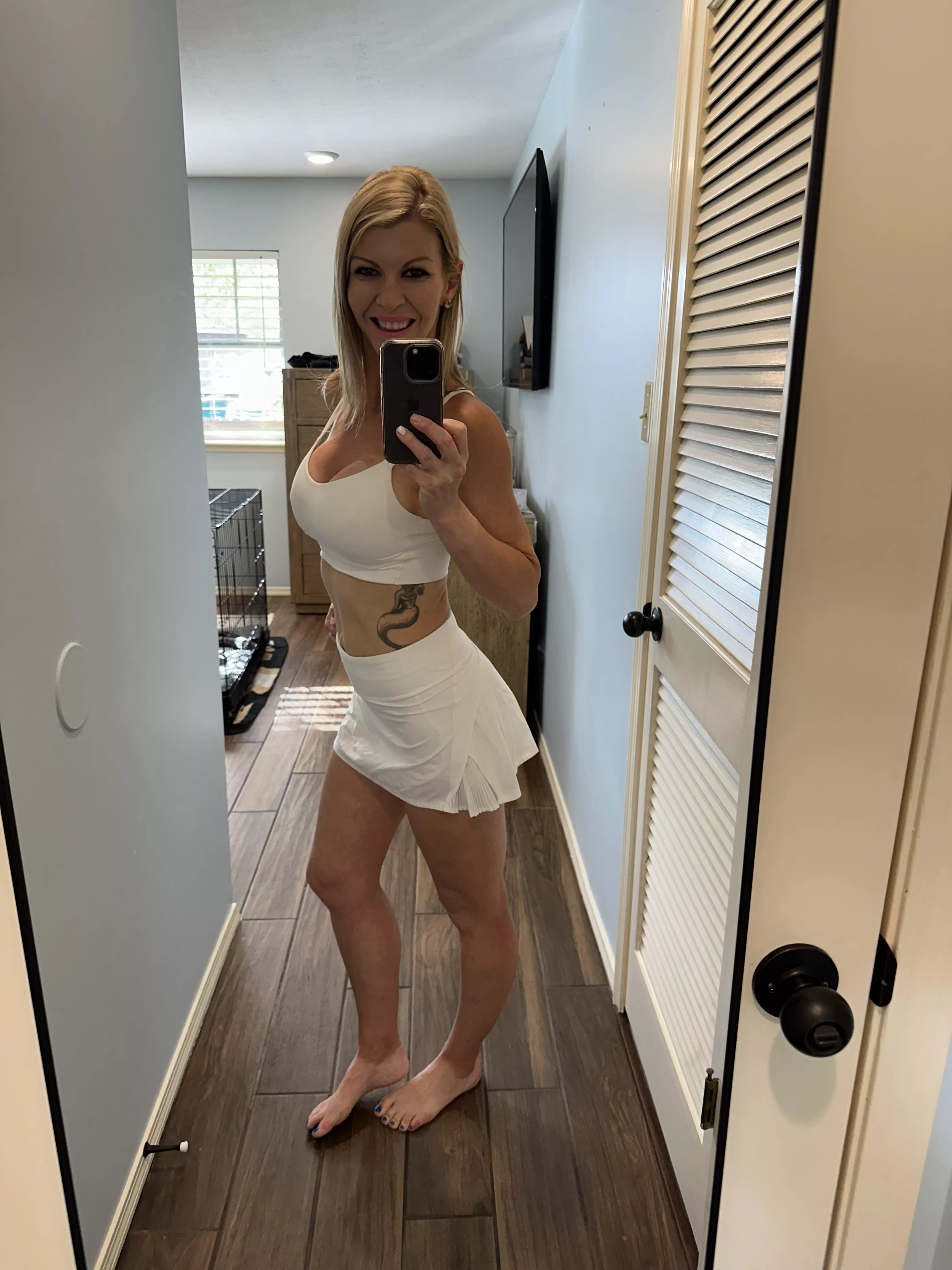 Todays gym fit says fuck me loud and clear  posted by fitnesswife1983