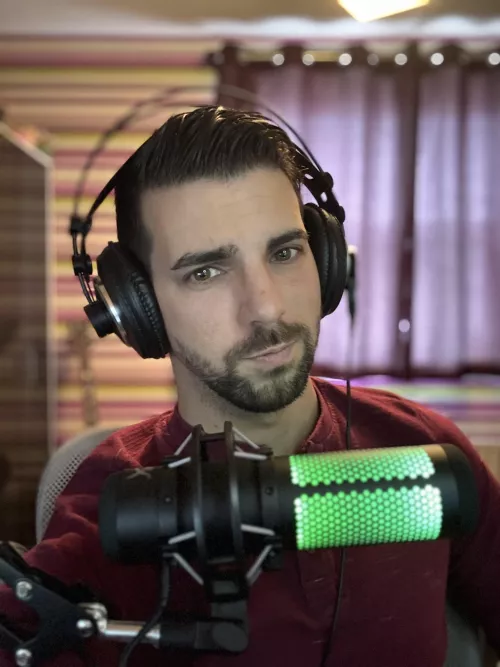 Upgraded my Mic and it has pretty lighting options ❤️ by TroyBoyGaming