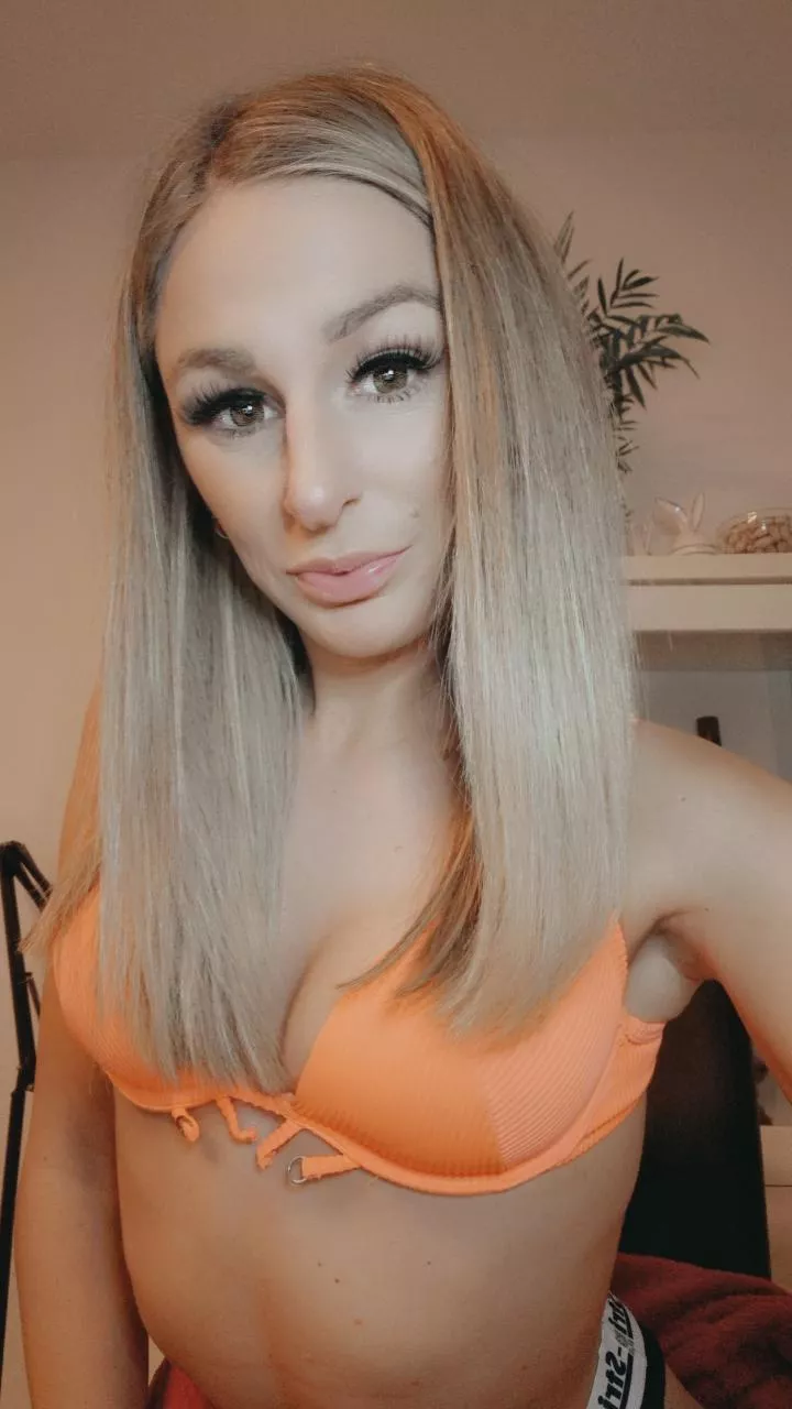 Use me I'm blond posted by What4thamendment