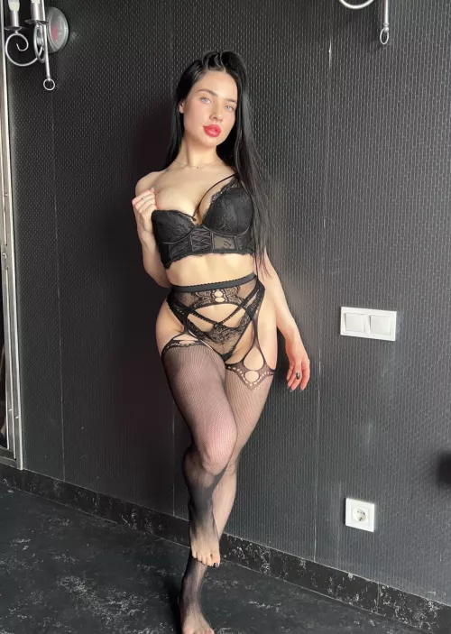 Waiting for my vampire by Slimedorion26