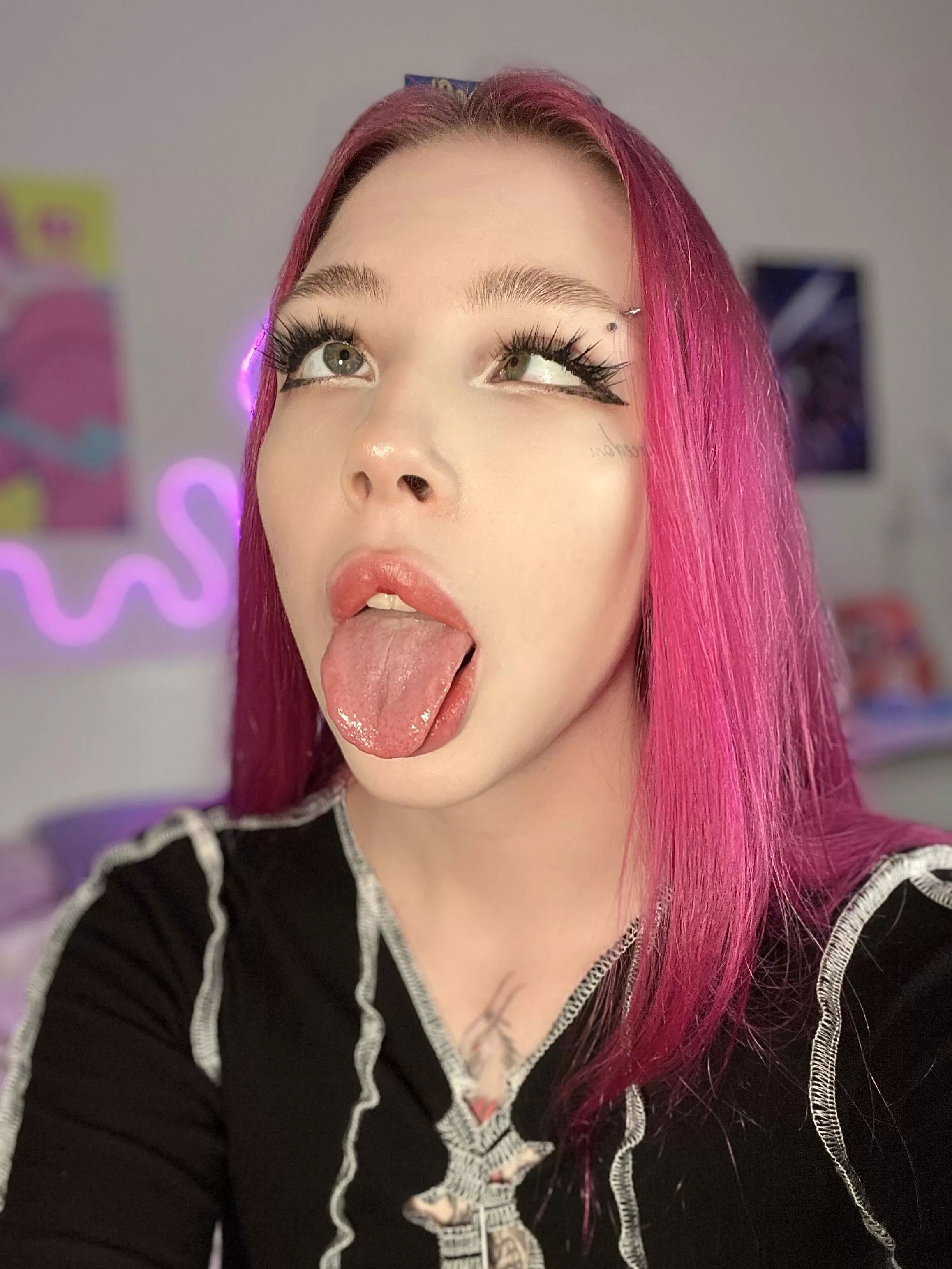 Waiting for ur huge warm load baby posted by iam_stacyquinst