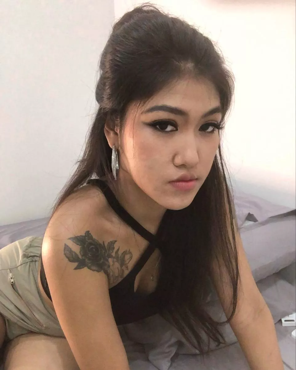 Would you fuck her? posted by karamelkasun_q