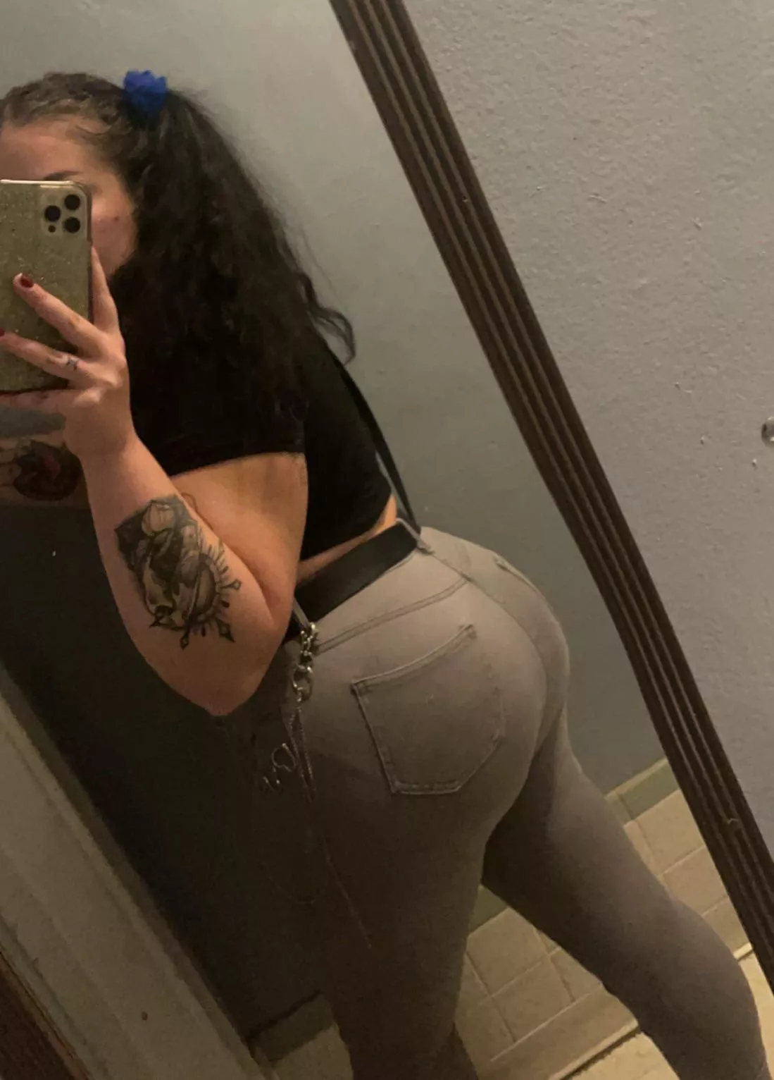 You like a bitch with a dumptruck? 💋 posted by rogermcguinnfanclub