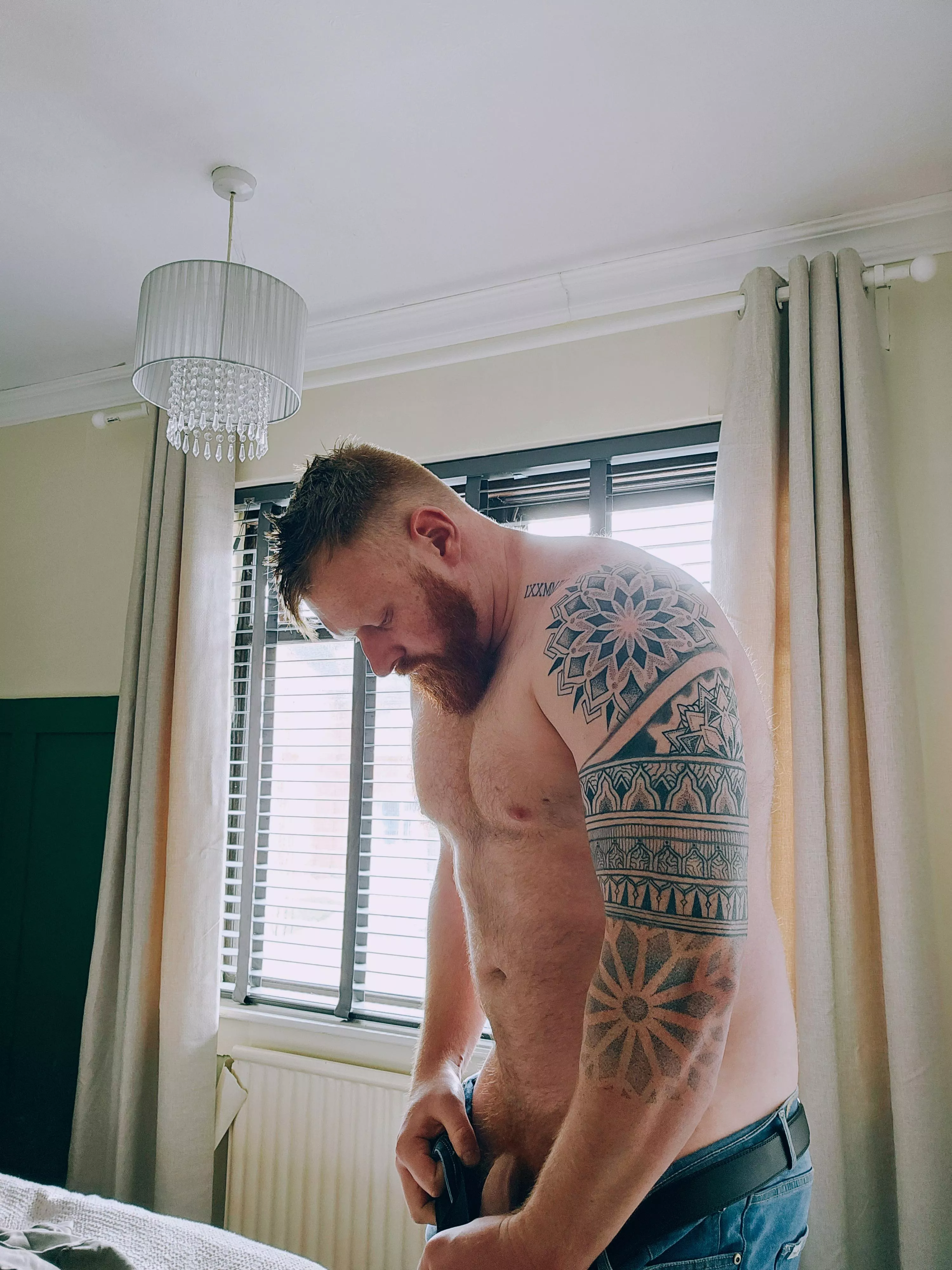 (37) struggling to hide this  posted by sfp_gho57