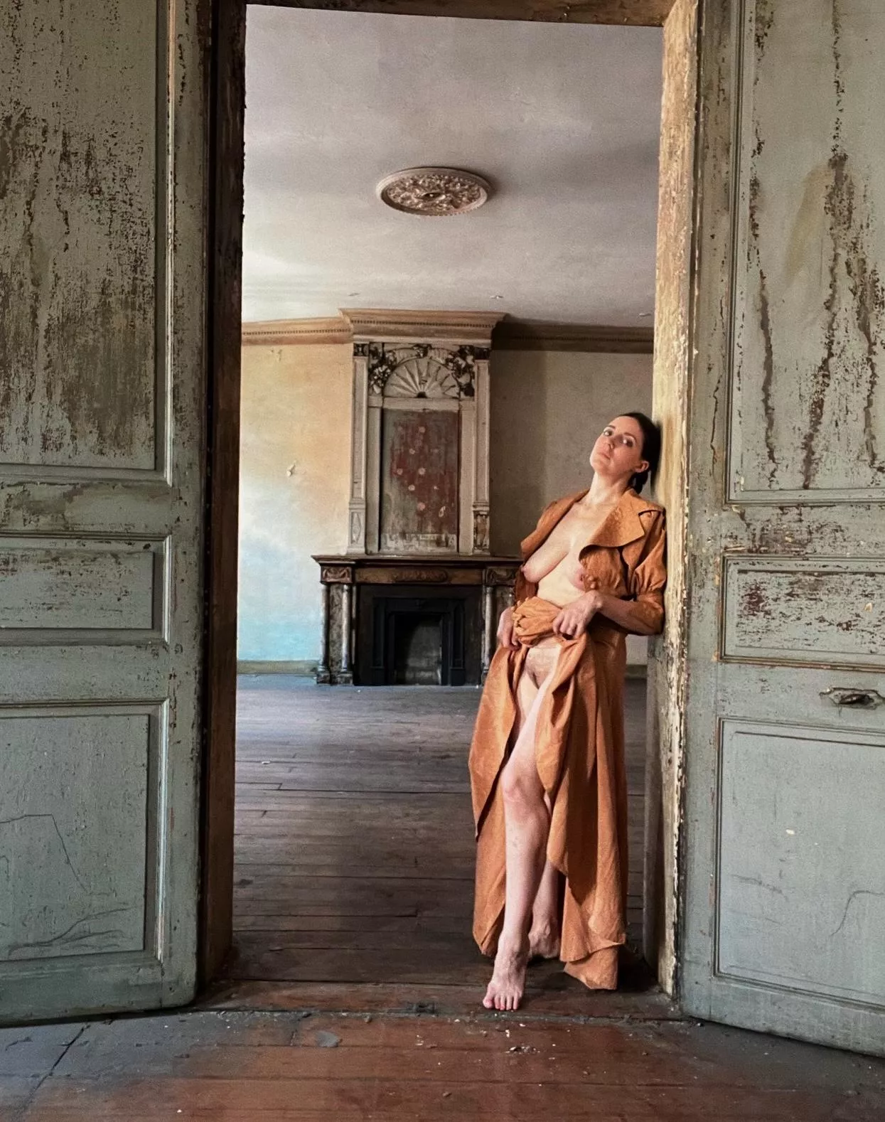 A real Victorian dress in a real Victorian house posted by PrettySadieReed