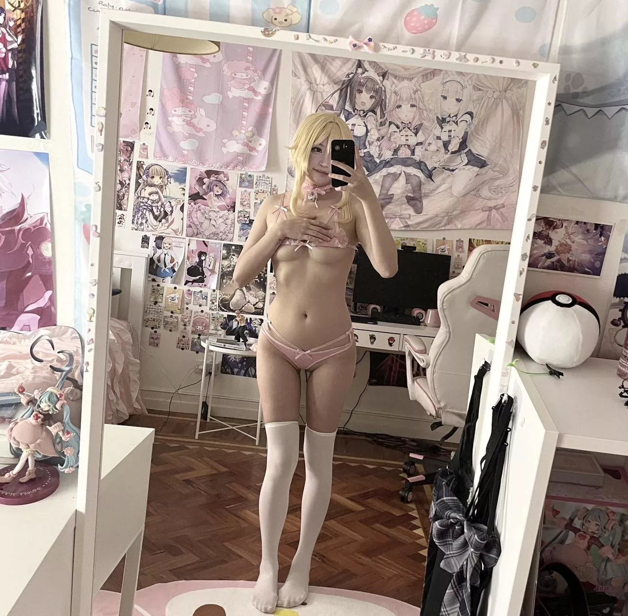 Any nerdy guys on? ;) posted by Substantial_Bench_33