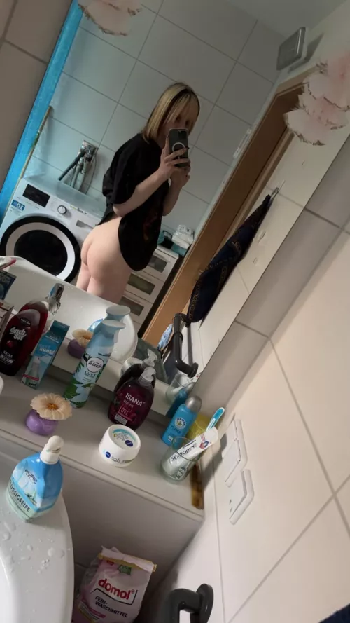 at my grandmas lol by bpdkittenn