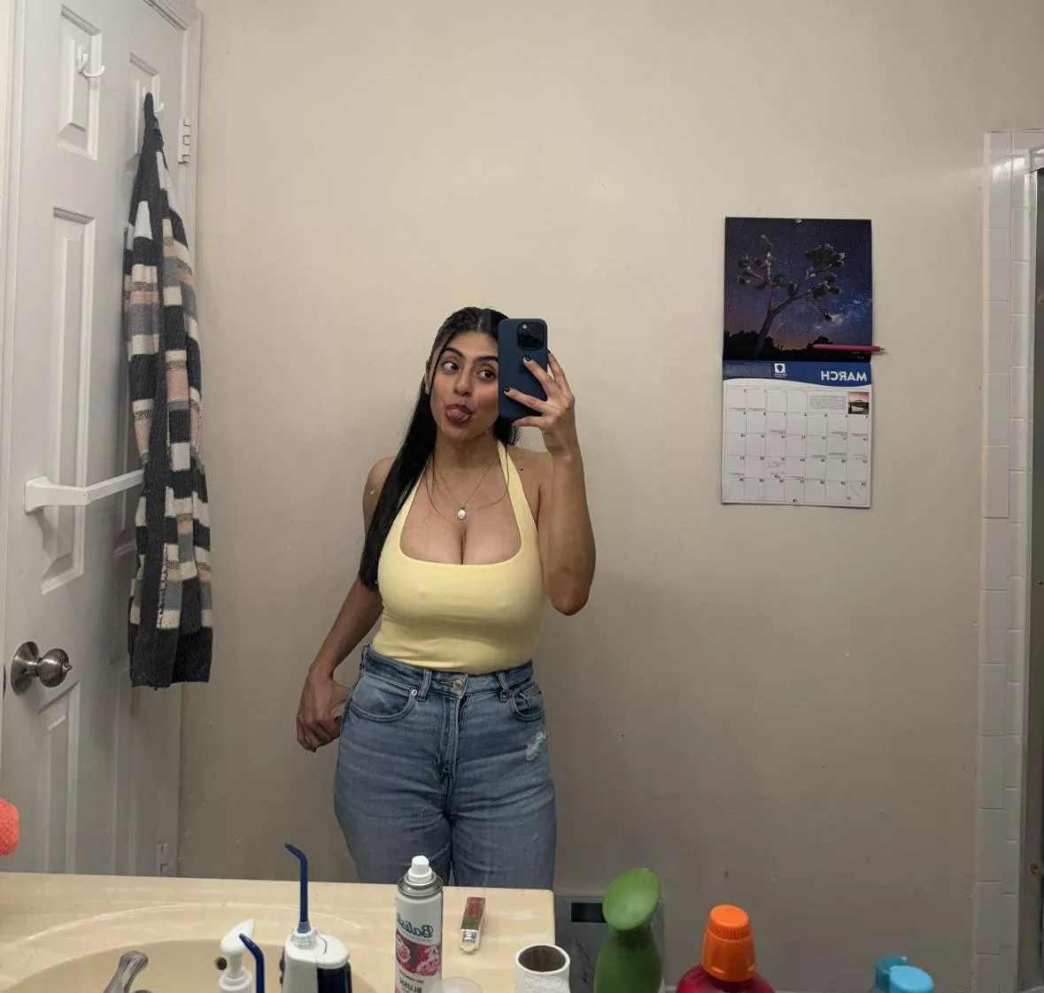 Big in yellow  posted by anonymous123456_