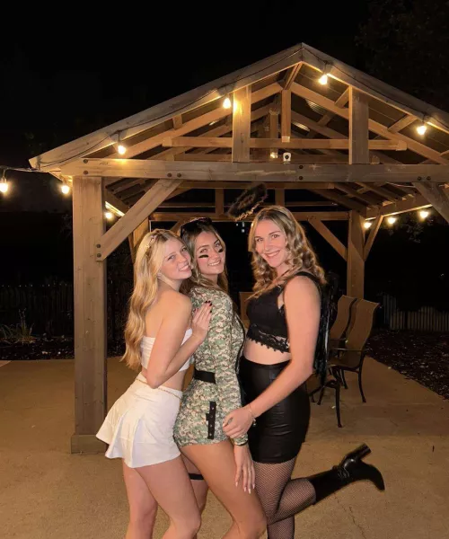 Costume Party by whitetoweltw