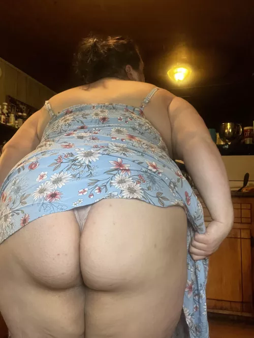 Cum lift this dress and breed me! by BattieBThicc