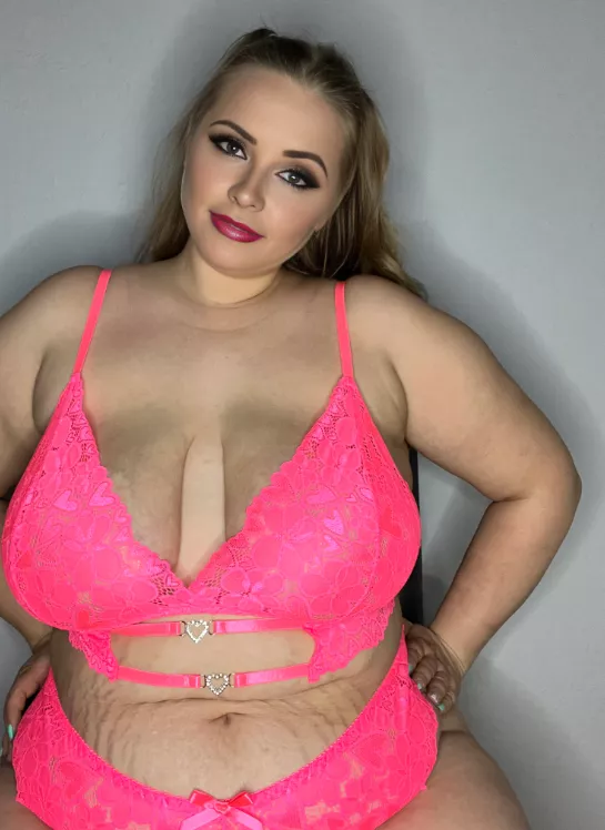 Do you enjoy my belly button? posted by Jonathanmueller12