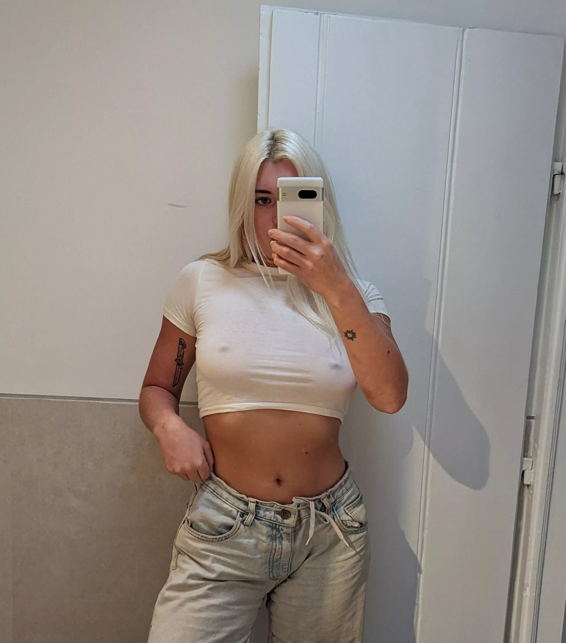 do you find my outfit sexy? posted by JadeneMcmanus